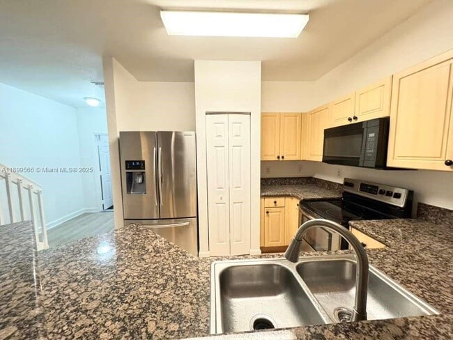 2962 NW 35th Ave