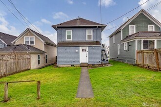 2112 Wetmore Ave, Unit B in Everett, WA - Foto de edificio - Building Photo