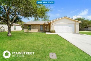 1530 Lahn Rd in New Braunfels, TX - Building Photo