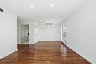 8834 Liptonshire Dr in Dallas, TX - Building Photo - Building Photo