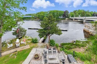 1 Deer Is Rd in Newburyport, MA - Building Photo