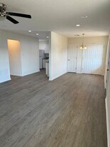 Orleans Apartments in Lake Charles, LA - Building Photo