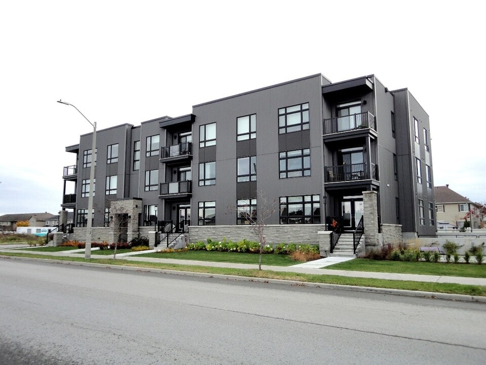 180 Cope Dr in Ottawa, ON - Building Photo