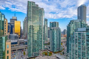 12-16 Yonge St in Toronto, ON - Building Photo