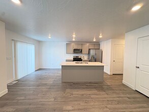 2935-2939 W Lagrand St in Cedar City, UT - Building Photo - Building Photo