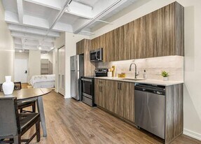 3121 N Broadway in Chicago, IL - Building Photo