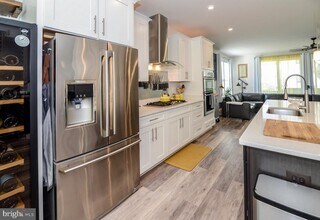 12028 N Shore Dr in Reston, VA - Building Photo - Building Photo