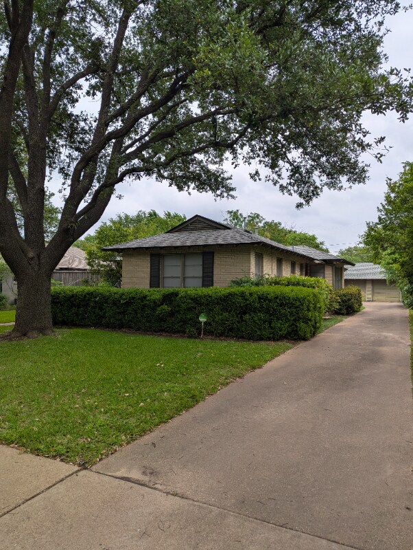 property at 948 N Windomere Ave