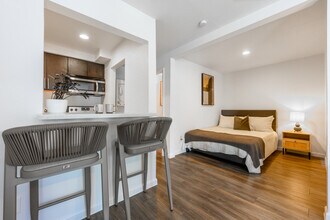 Nuvo Park Place in Dallas, TX - Building Photo - Interior Photo