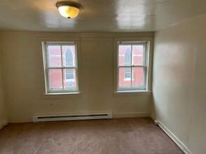 105 S Church St in Waynesboro, PA - Building Photo - Building Photo