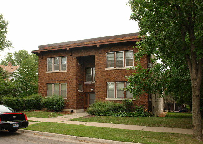 3925 Pleasant Ave S in Minneapolis, MN - Building Photo - Building Photo