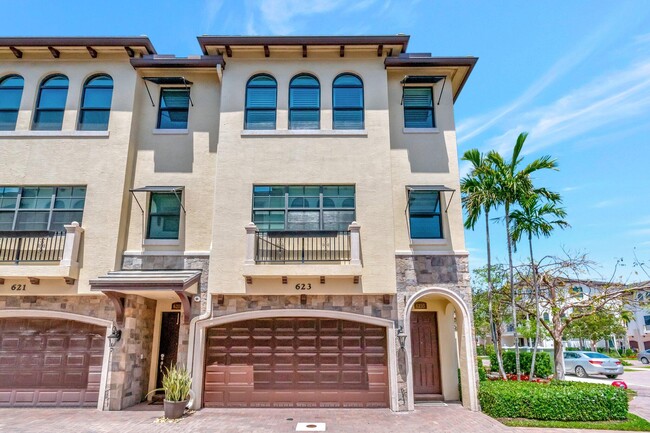 623 Windward Cir S in Boynton Beach, FL - Foto de edificio - Building Photo
