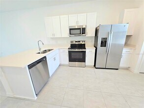 3098 Skyline Lp in Kissimmee, FL - Building Photo - Building Photo