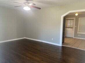 402 McCarty St in Weatherford, TX - Building Photo - Building Photo