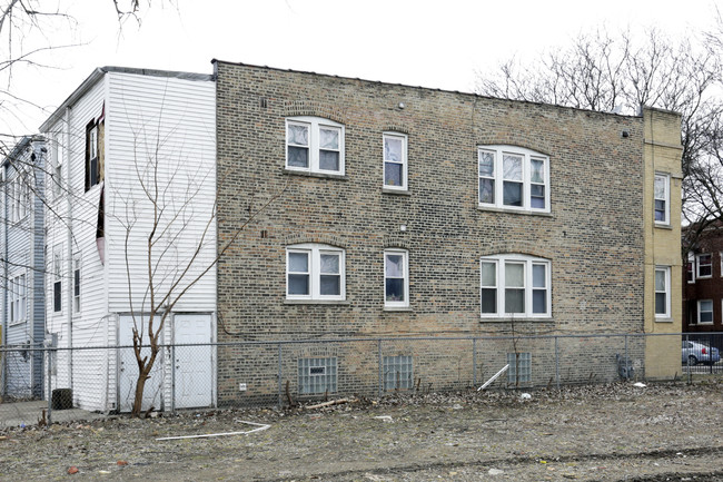 4907 W Cortez in Chicago, IL - Building Photo - Building Photo