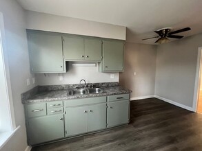 4824 S 3rd St, Unit #2 upstairs in Louisville, KY - Building Photo - Building Photo