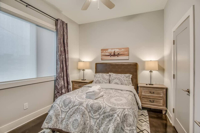 1122 Argyle Ave in Nashville, TN - Foto de edificio - Building Photo