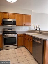 1247 Meadowview Cir in Lansdale, PA - Foto de edificio - Building Photo
