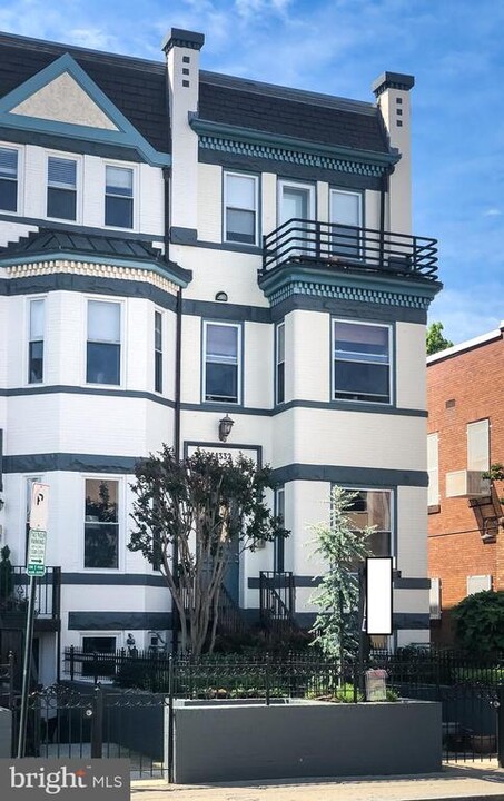 1332 Park Rd NW-Unit -C in Washington, DC - Foto de edificio