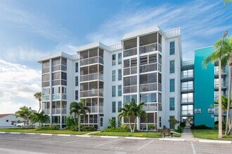 4900 38th Way S in St. Petersburg, FL - Building Photo - Building Photo