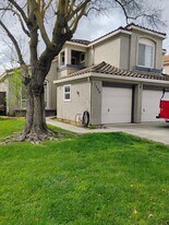 3608 Balfour Ln, Unit Bedroom sized apartment in Modesto, CA - Building Photo