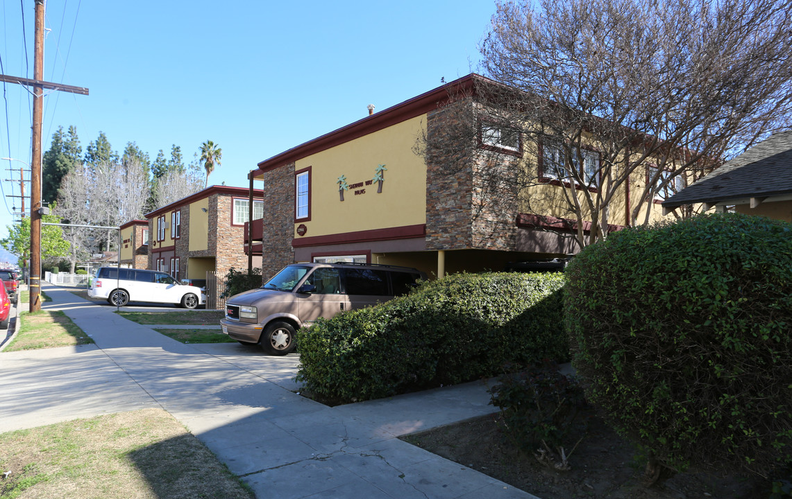 13940 Sherman Way in Van Nuys, CA - Building Photo