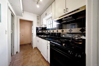 433 S Bundy Dr in Los Angeles, CA - Building Photo - Building Photo