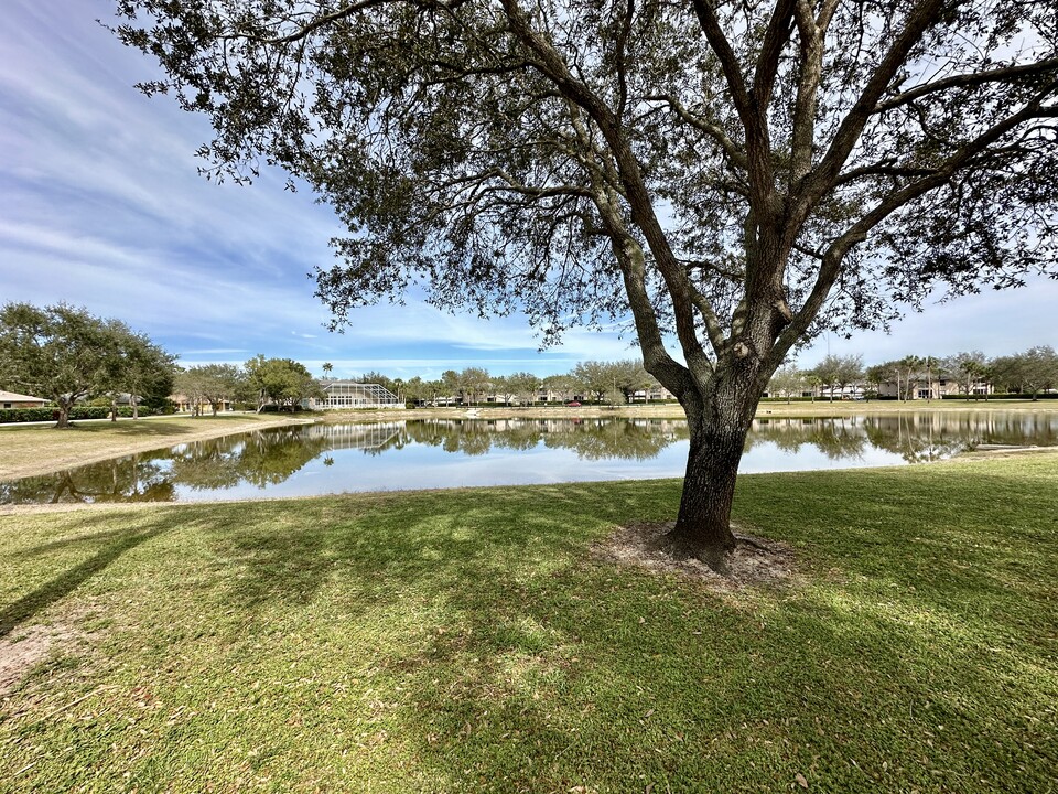 26729 Little John Ct in Bonita Springs, FL - Foto de edificio