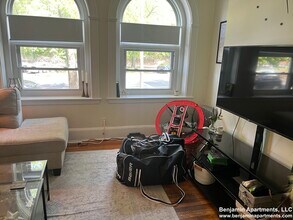 1581 Beacon St, Unit 1 in Brookline, MA - Building Photo - Building Photo
