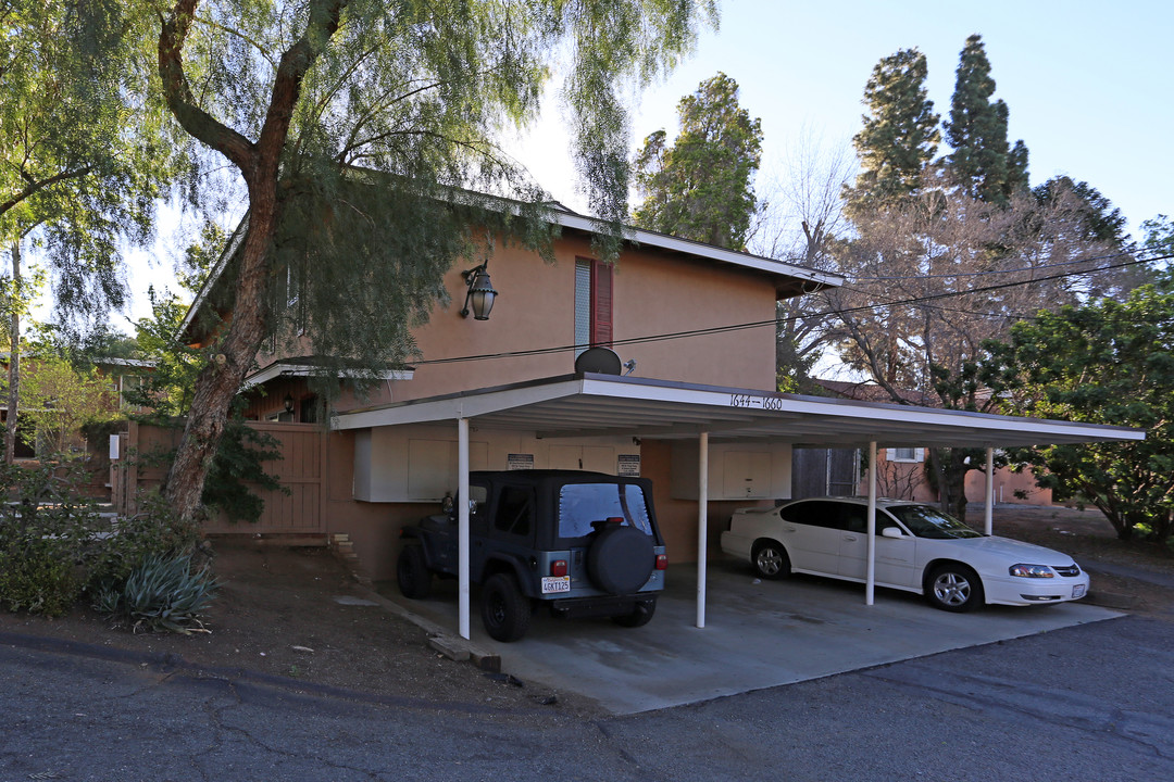 1644-1660 S Juniper St in Escondido, CA - Building Photo