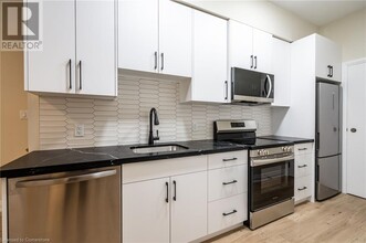 728 11th Ave in Hamilton, ON - Building Photo - Building Photo