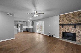 10430 Las Brisas Dr in Dallas, TX - Building Photo