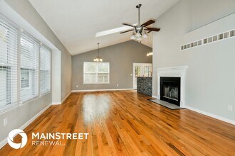 3016 Plum Creek Dr in St. Peters, MO - Foto de edificio - Building Photo