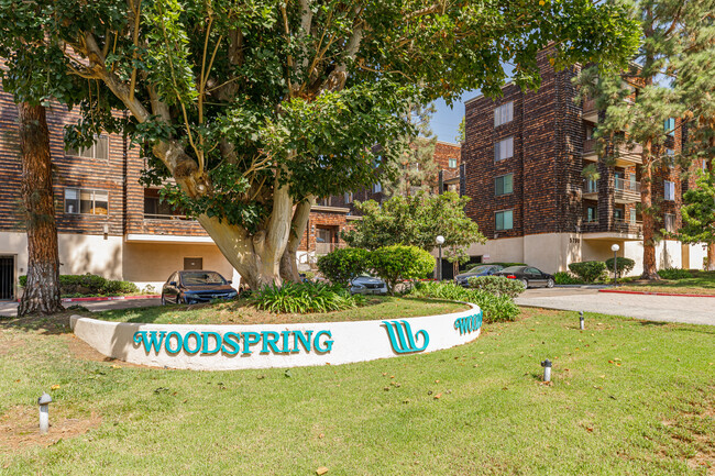 Woodspring in San Diego, CA - Building Photo - Building Photo