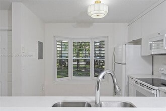 706 NW 108th Terrace in Pembroke Pines, FL - Building Photo - Building Photo