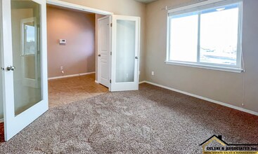 648 S Vermont St in Kennewick, WA - Building Photo - Building Photo