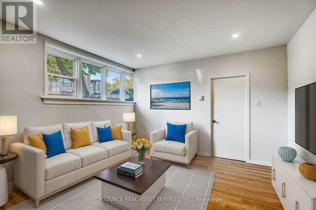 295 Kirchoffer Ave in Ottawa, ON - Building Photo - Building Photo