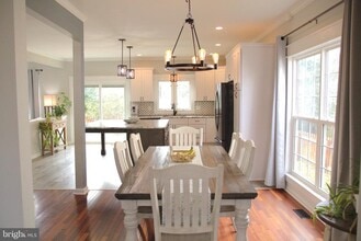 8616 Huddersfield Way in Bristow, VA - Building Photo - Building Photo