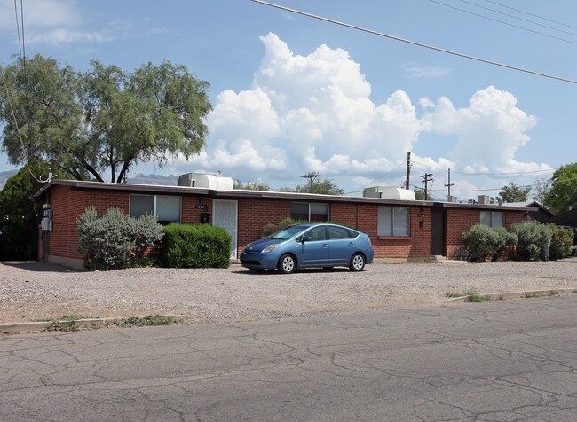 4227 E North St in Tucson, AZ - Foto de edificio - Building Photo