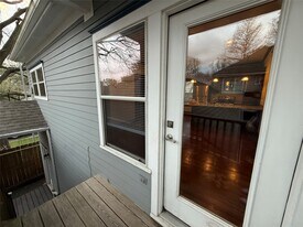 334 W 22nd St in Houston, TX - Building Photo