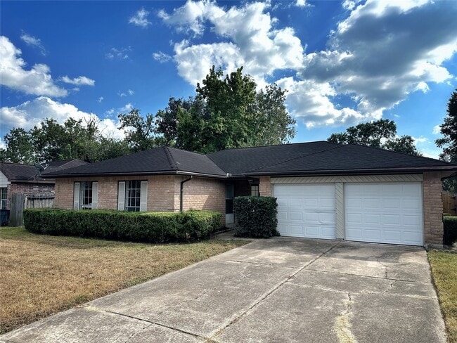 property at 806 Merribrook Ln