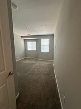 44110 Calle Luz in Temecula, CA - Building Photo - Building Photo