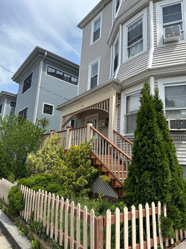 194 Boylston St, Unit 2