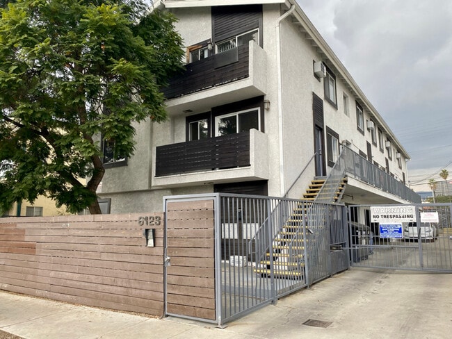 6123 Eleanor Ave, Unit 104 in Los Angeles, CA - Building Photo - Building Photo