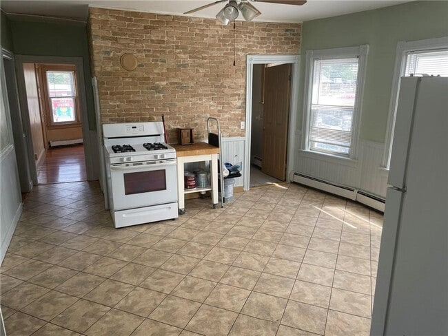 property at 1172 N Main St