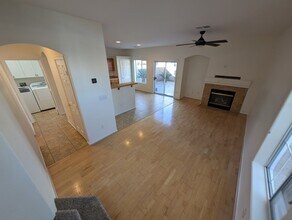 205 Heiple Ct in Henderson, NV - Building Photo - Building Photo