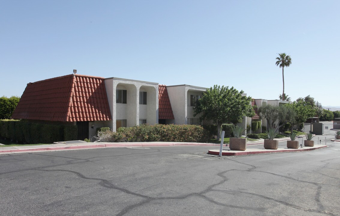 Indian Canyon Gardens in Palm Springs, CA - Building Photo