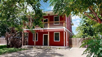 821 Ave B in College Station, TX - Building Photo