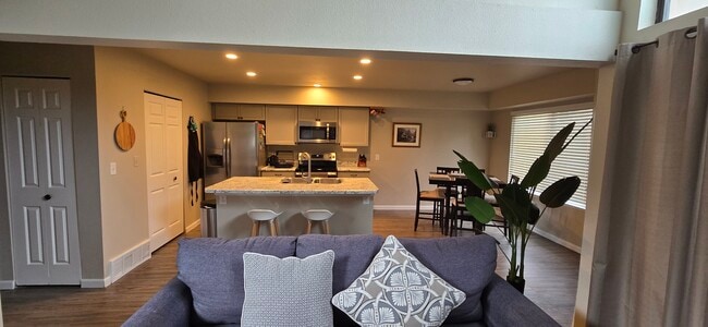 4075 Autumn Heights Dr in Colorado Springs, CO - Foto de edificio - Building Photo