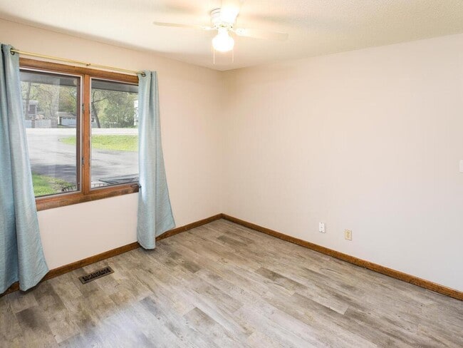 property at 23622 Smithtown Rd